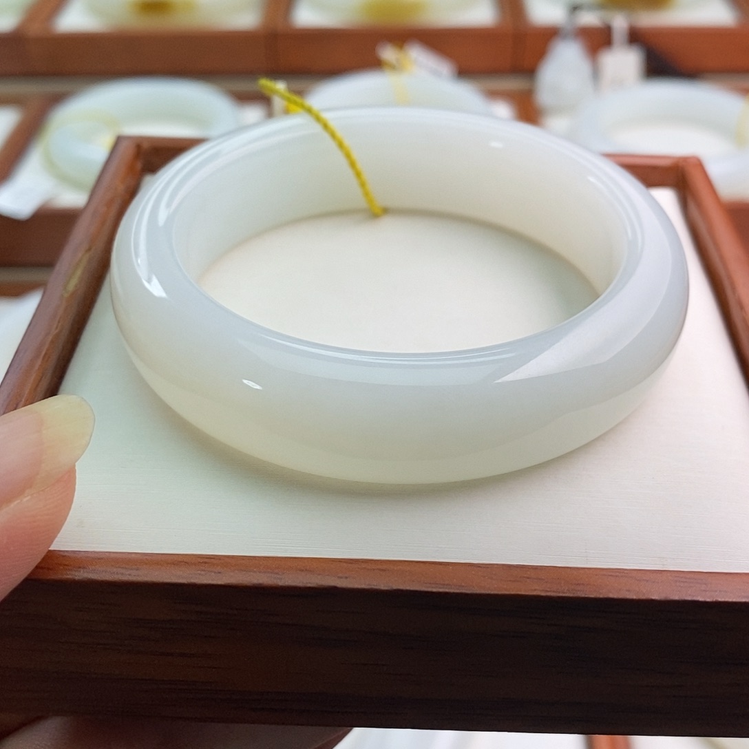 和田玉（白玉）手镯未镶嵌