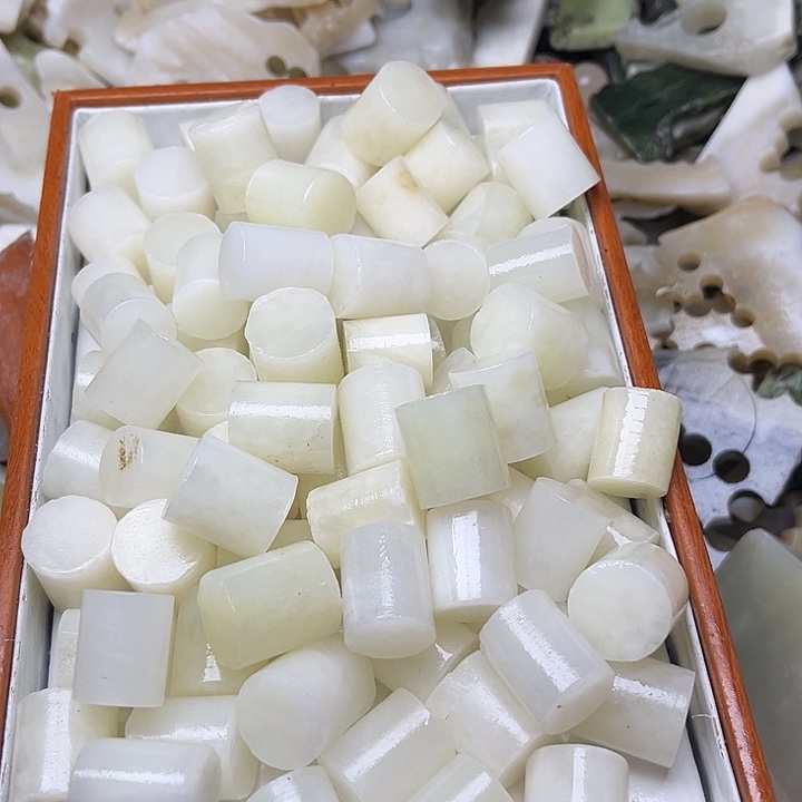 未镶嵌和田玉珠宝奇石向*阳