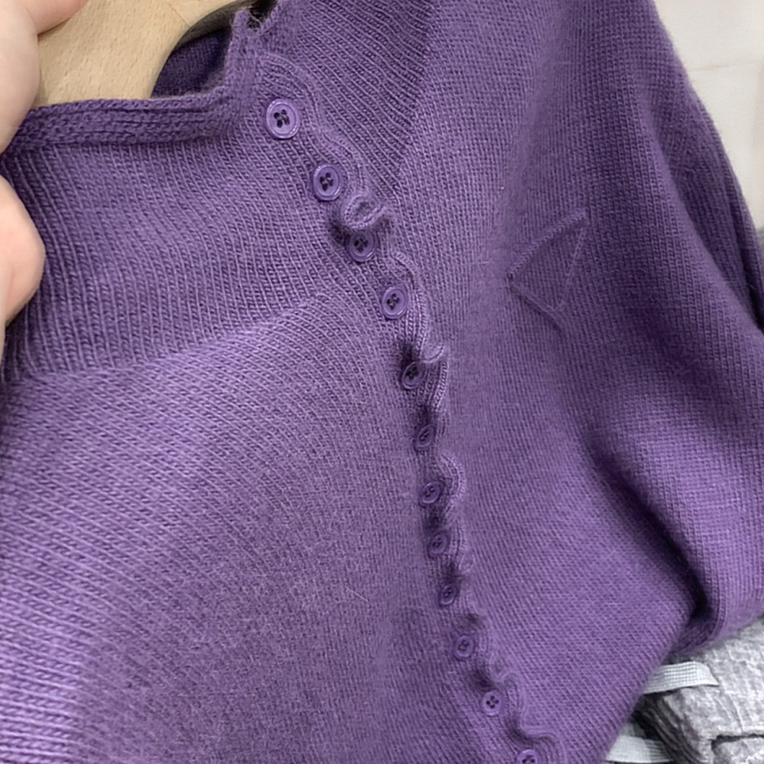 宝衣家 冬款罗兰紫浣熊羊毛开衫