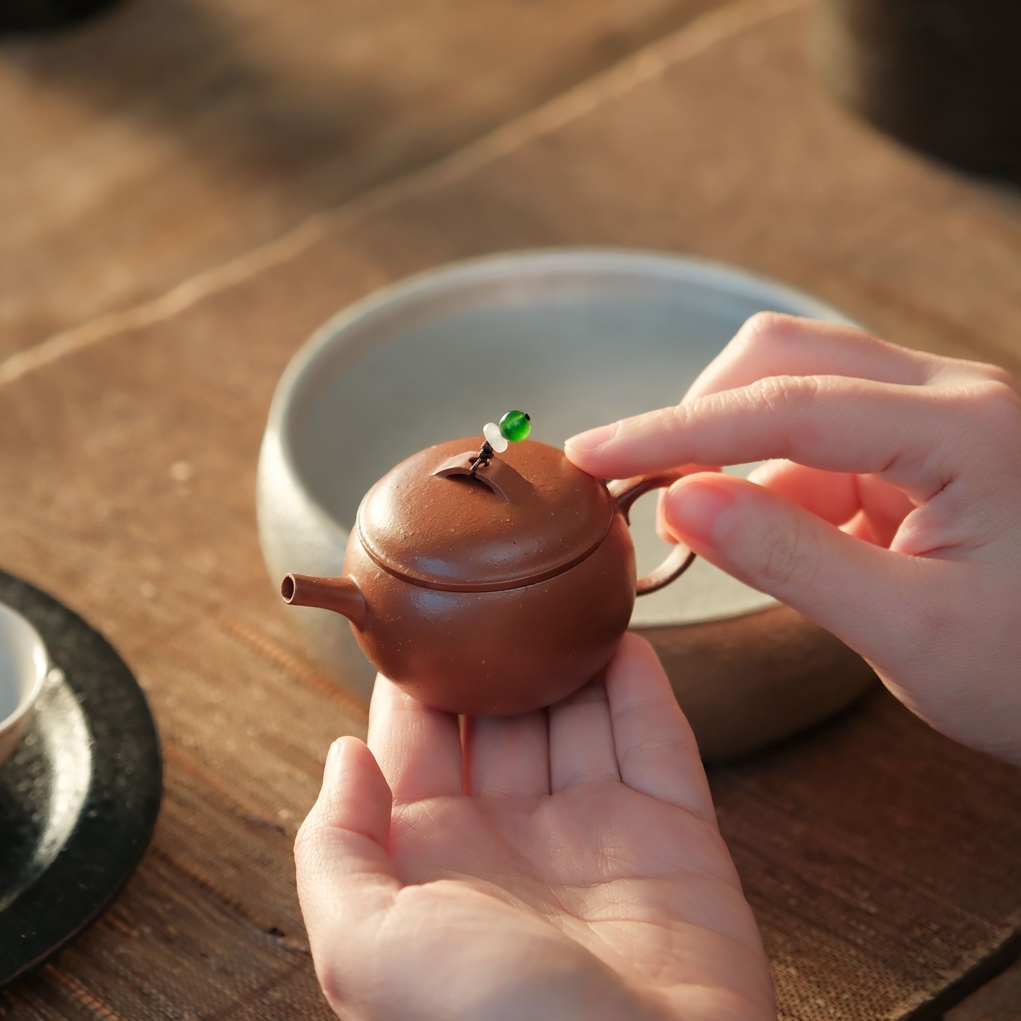 手工红泥小元宝壶60ml+2023年武夷山岩茶不知春100g（5g样泡）