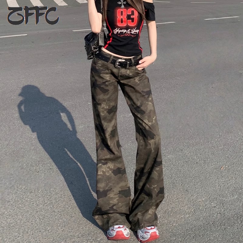 美式迷彩微喇低腰牛仔裤女2025夏季新款复古显瘦不贴腿工装喇叭裤