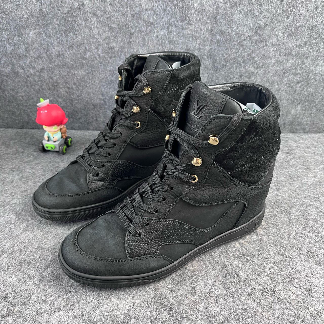 95新 LouisVuitton/路易威登 高帮休闲鞋 36.5码 YLP1357