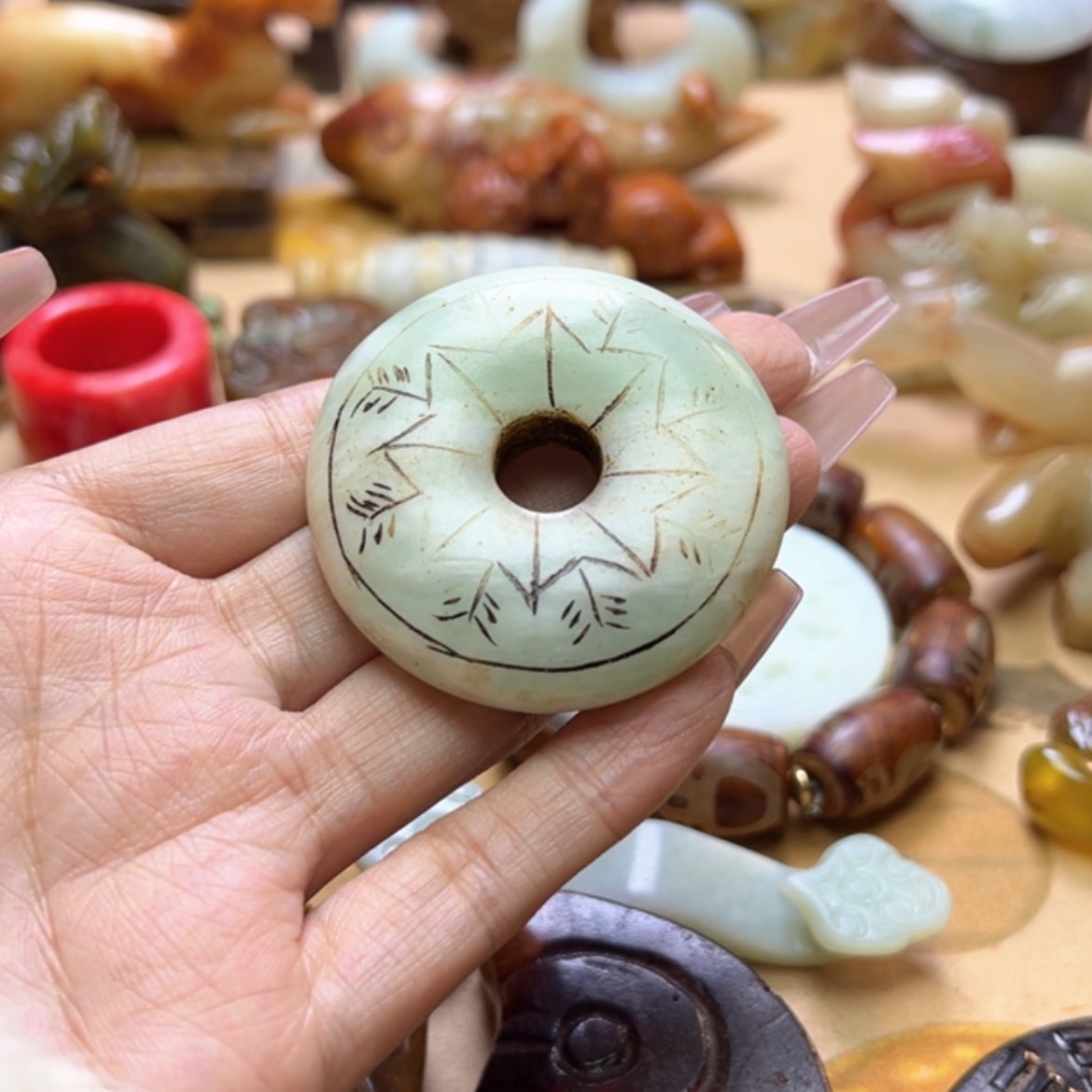 【闪购商品】蛇纹石玉颈饰未镶嵌