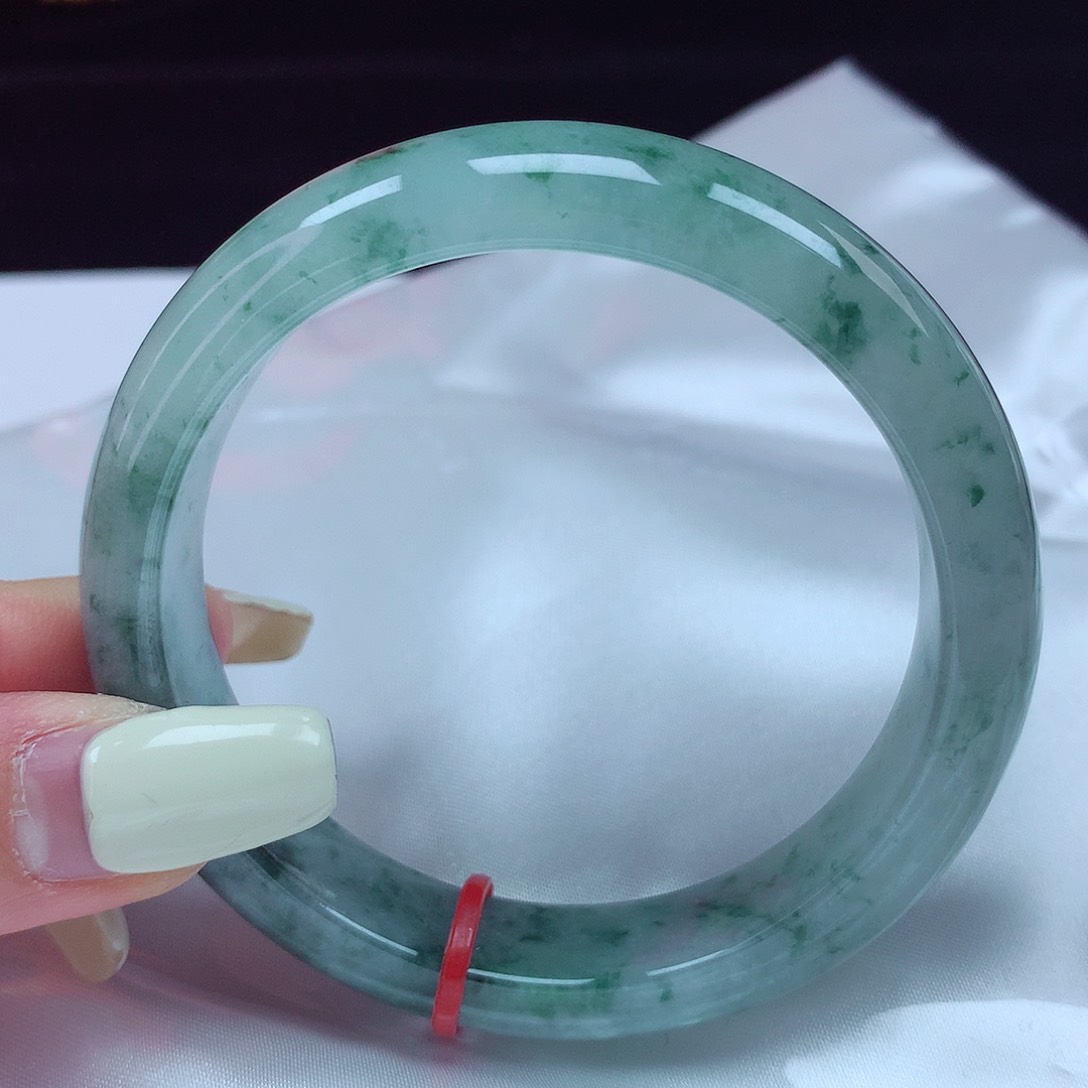 翡翠手镯未镶嵌57圈