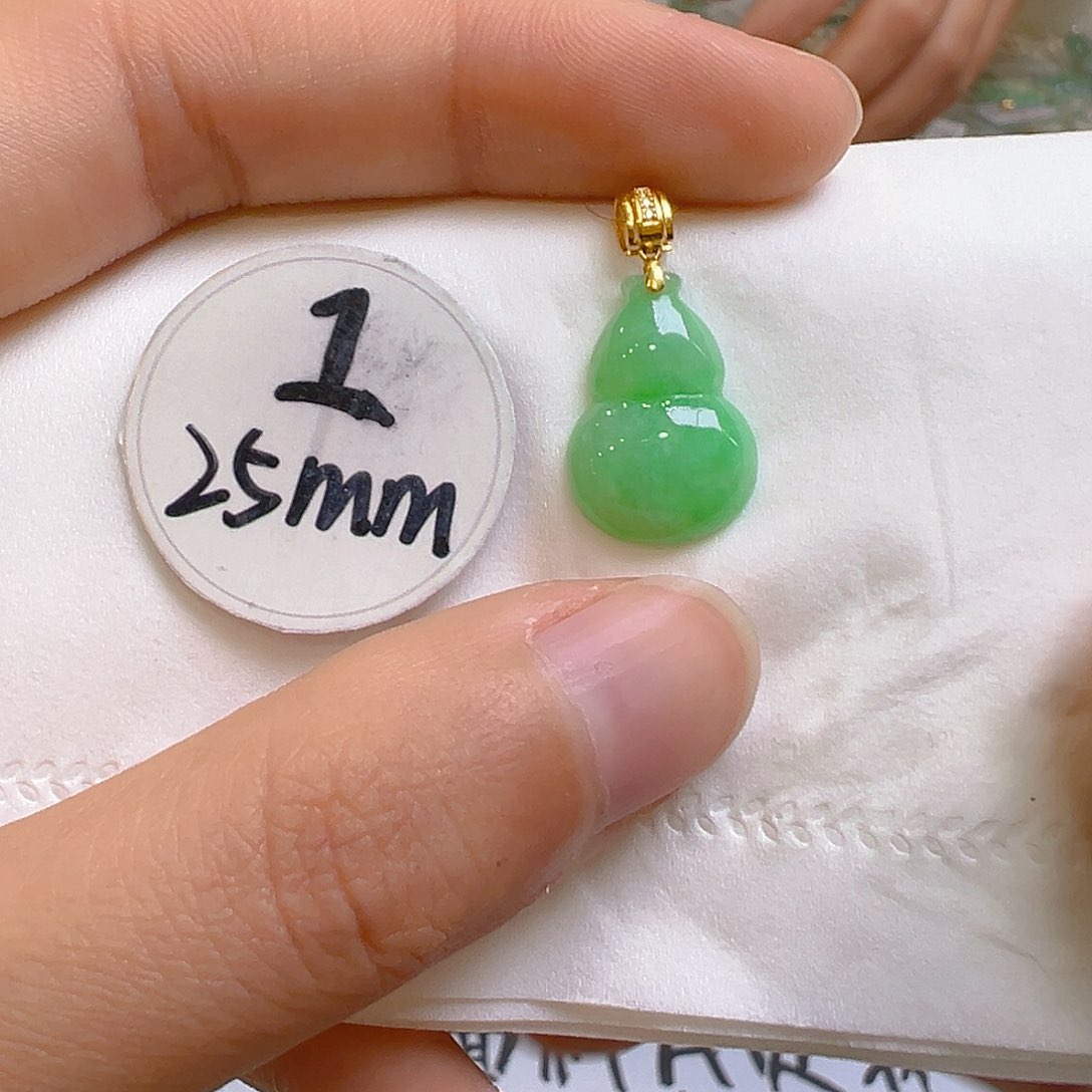 翡翠颈饰18K金镶嵌翡翠