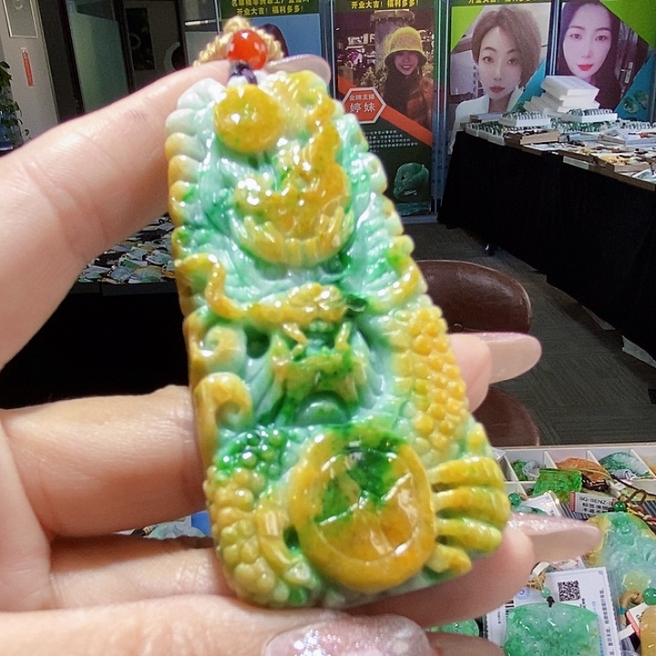 颈饰未镶嵌翡翠翡翠