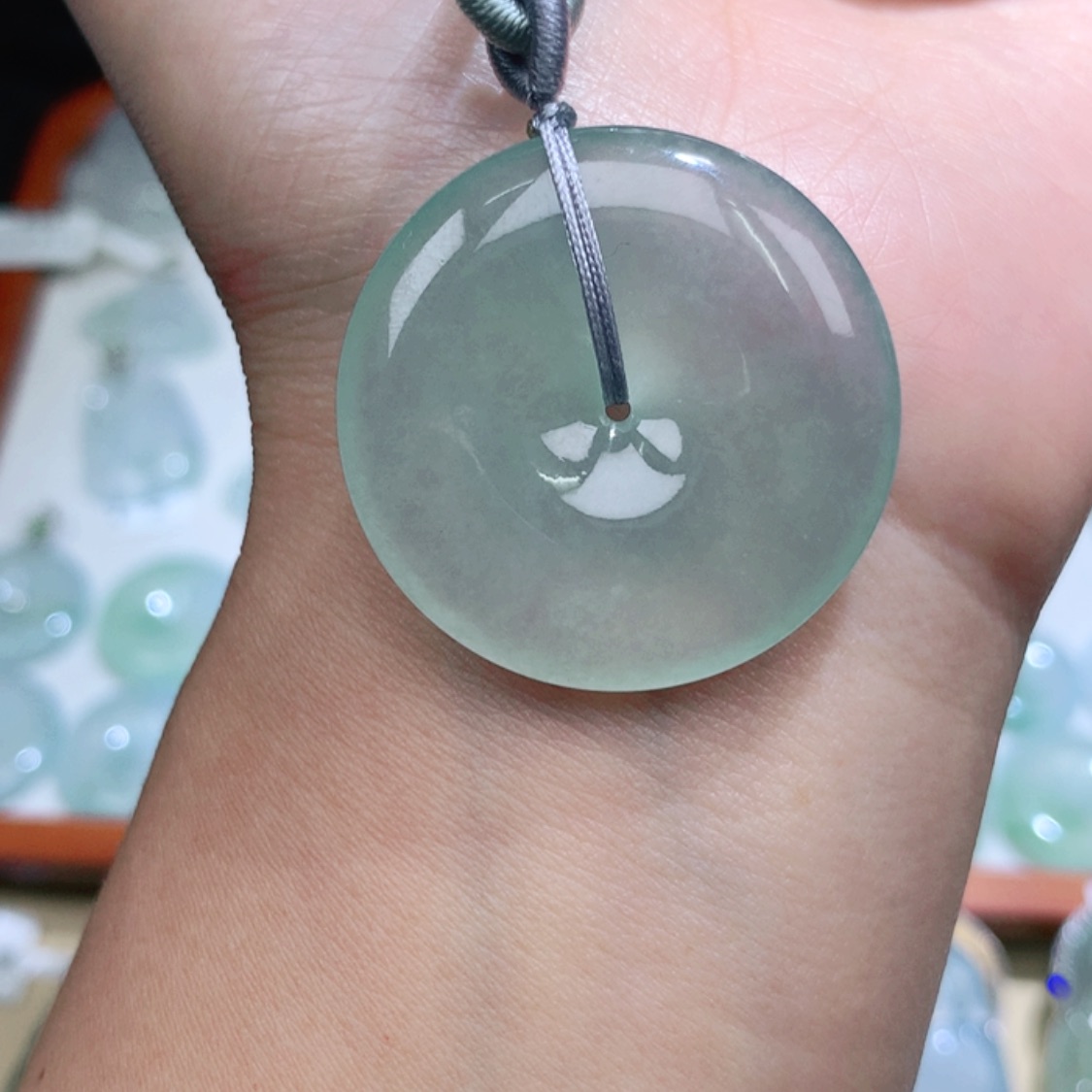 【闪购商品】翡翠颈饰未镶嵌平安扣