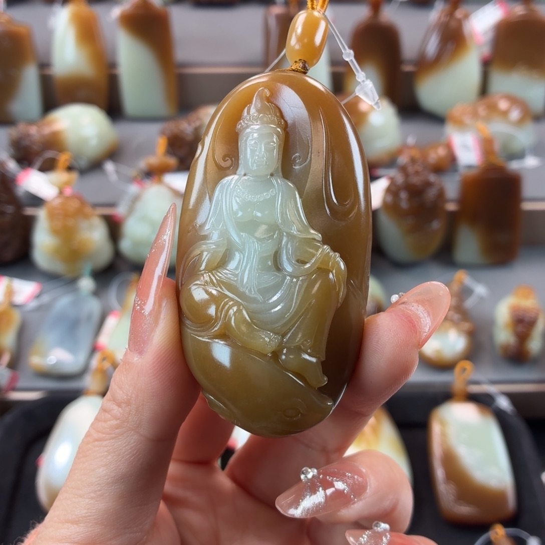 迷***和田玉未镶嵌颈饰