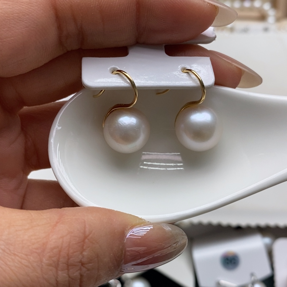 r***方银S925镶嵌颈饰淡水珍珠