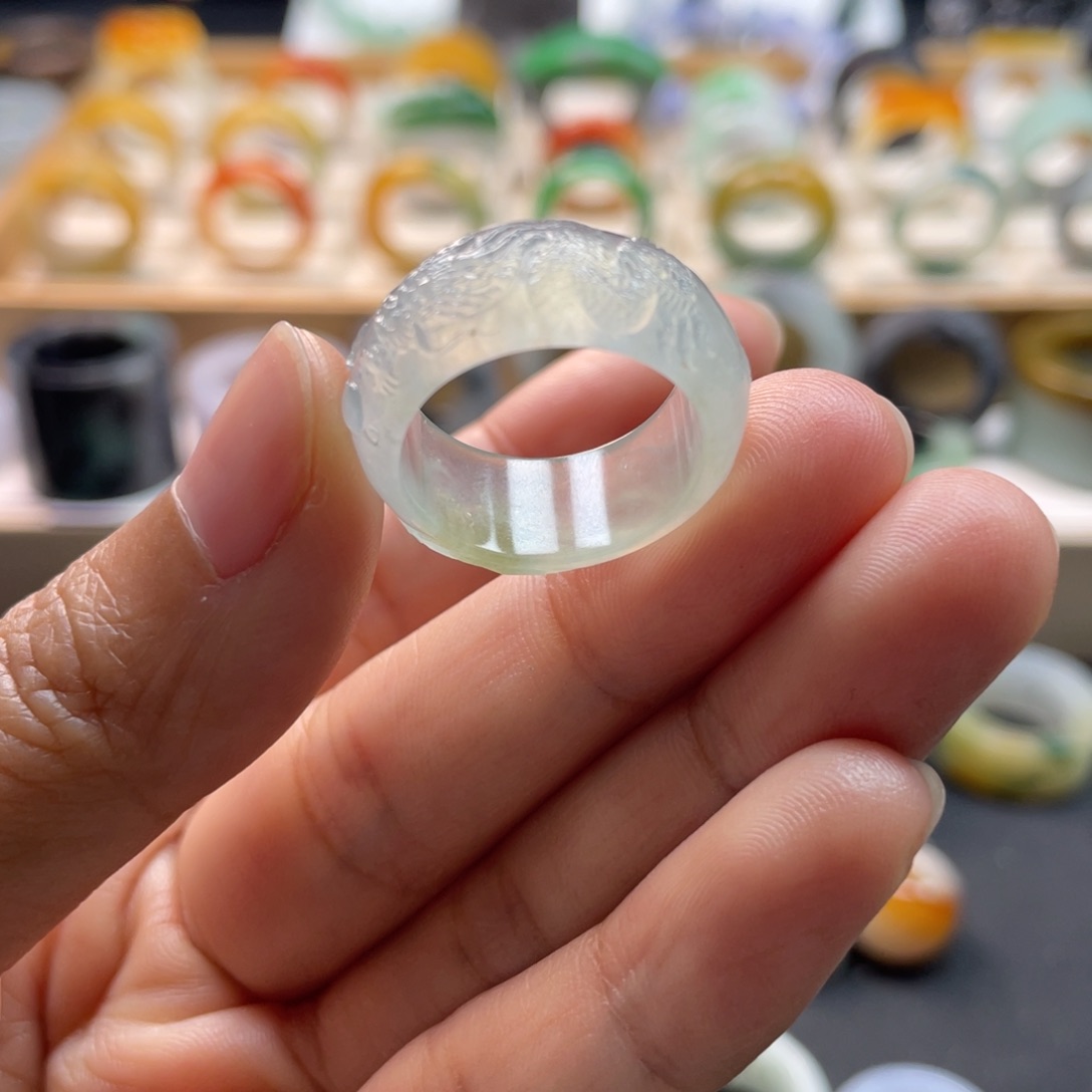 定制翡翠未镶嵌A****哥戒指