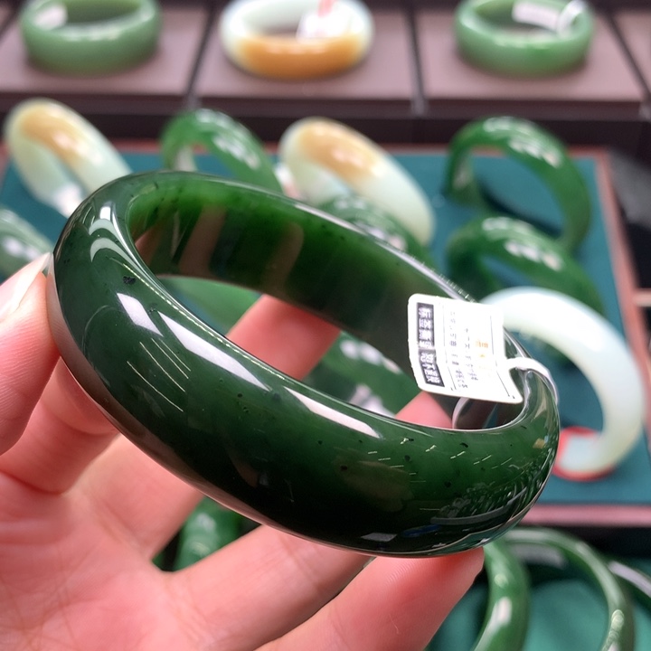 未镶嵌手镯和田玉（碧玉）6162