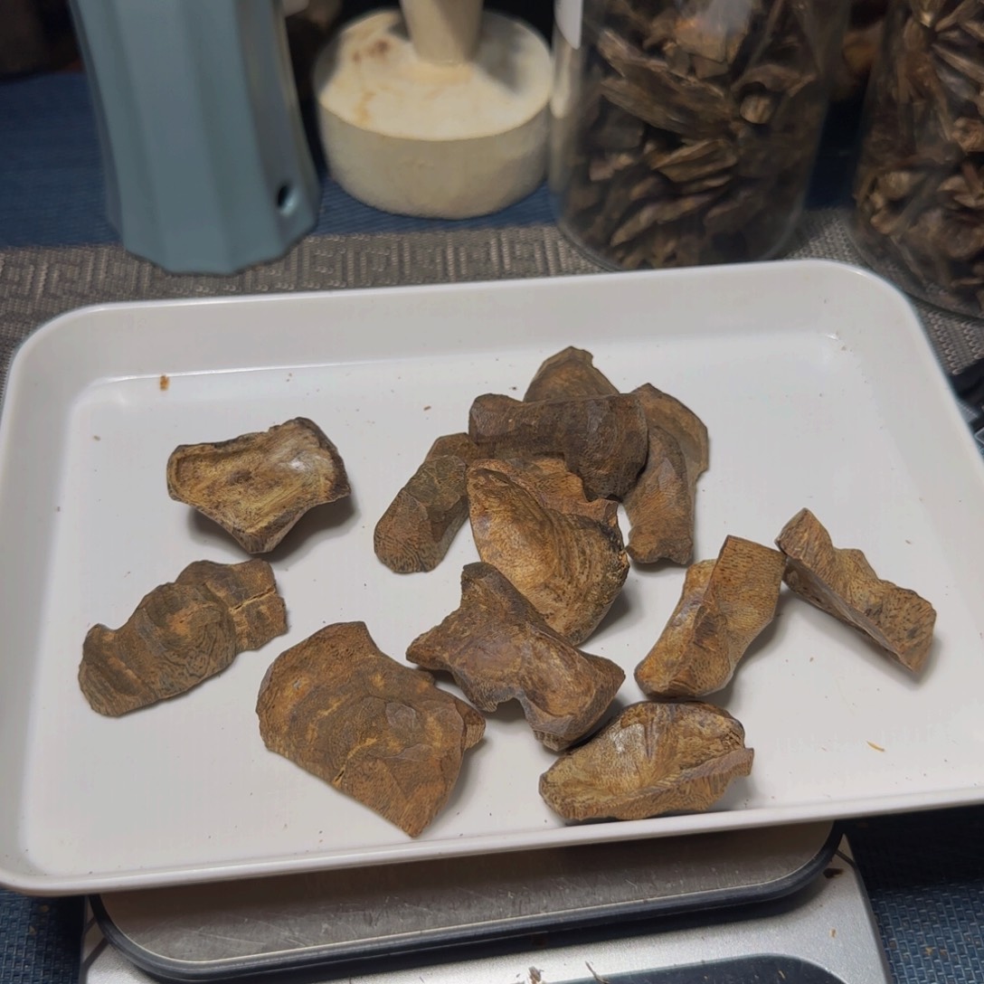 树脂制品c****l树脂制品，乌身50