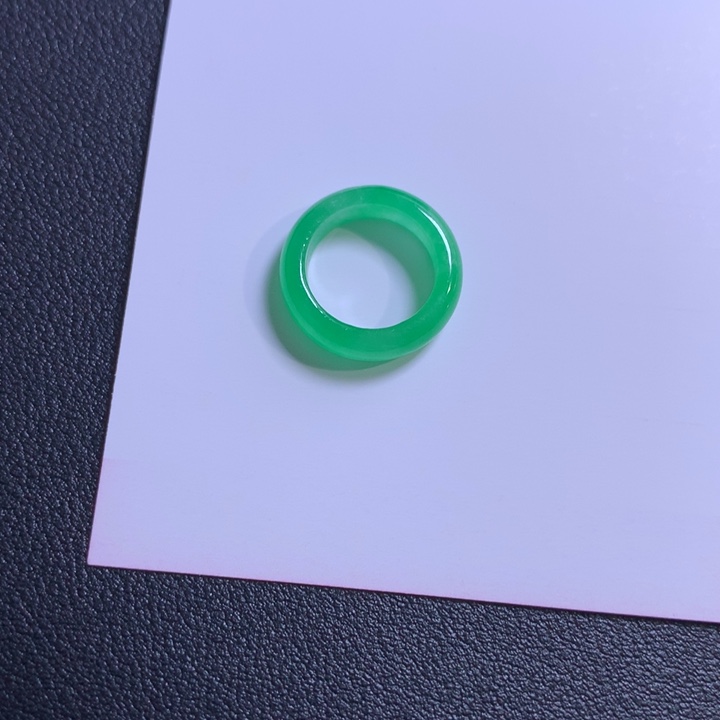 水***座缅甸翡翠冰绿戒圈