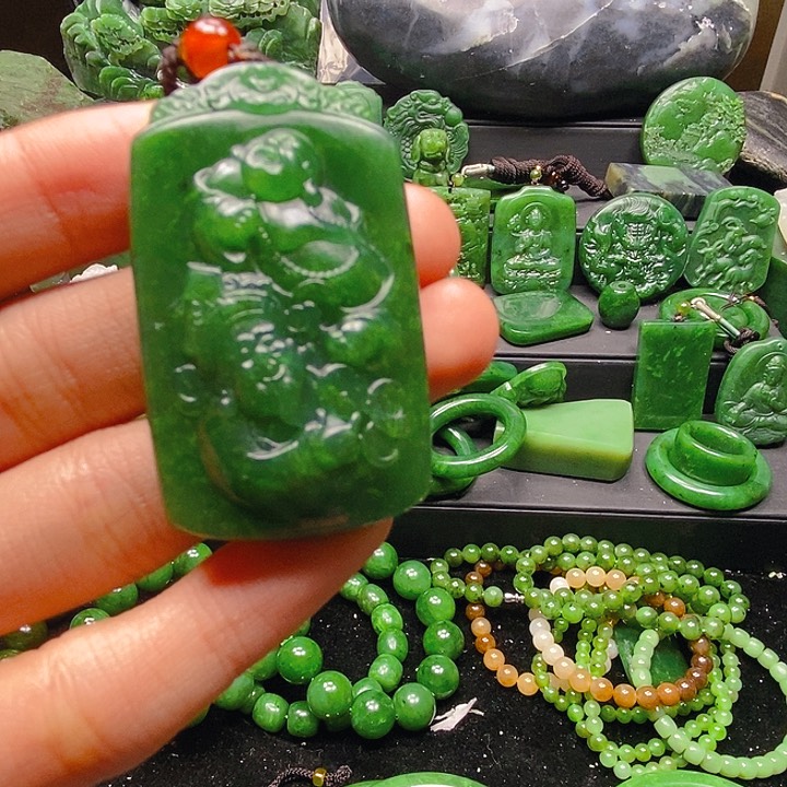 颈饰未镶嵌和田玉