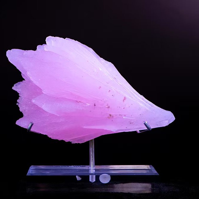 天然粉色方解石矿物晶体摆件