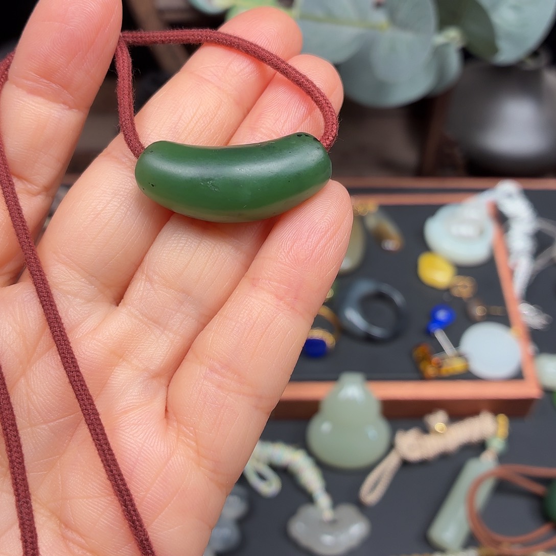 9****和田玉（碧玉）未镶嵌颈饰