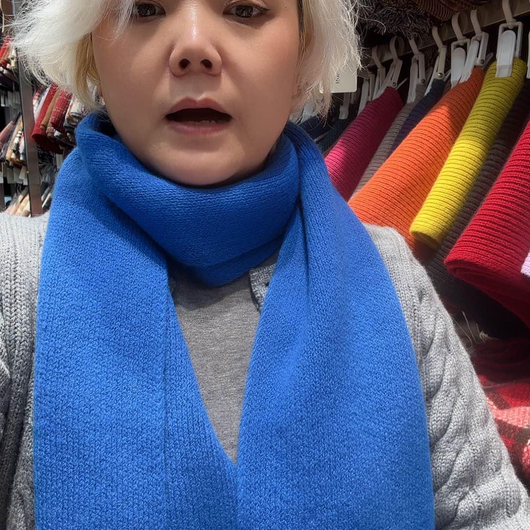 美丽诺羊毛蓝色的