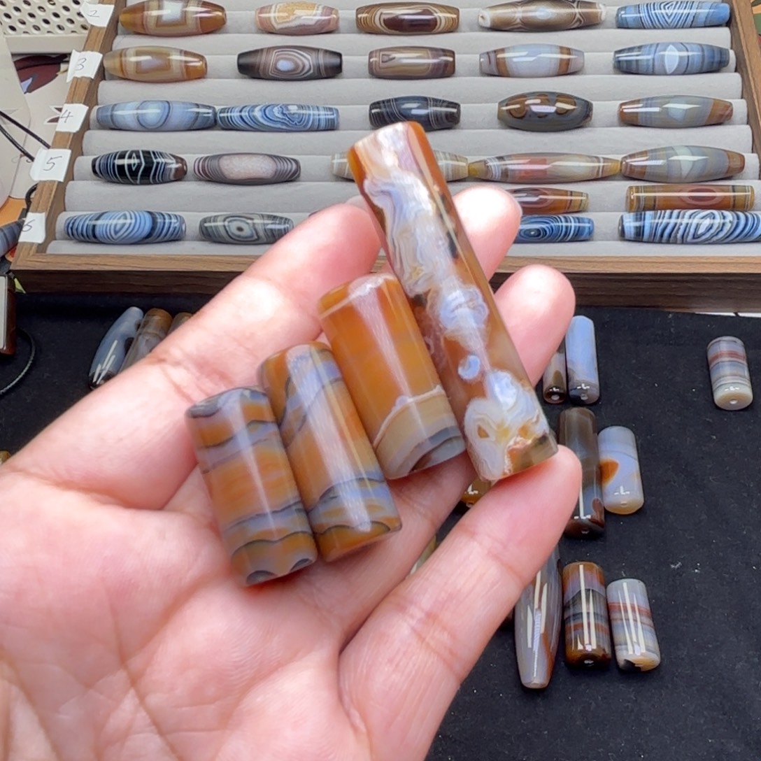 Y***S玛瑙/玉髓未镶嵌颈饰