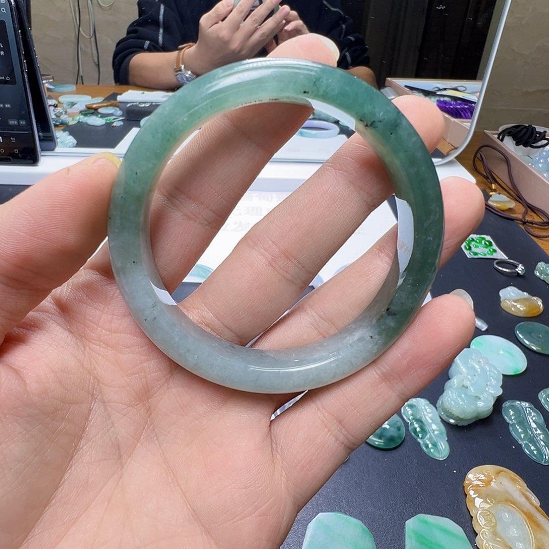 翡翠未镶嵌手镯手镯