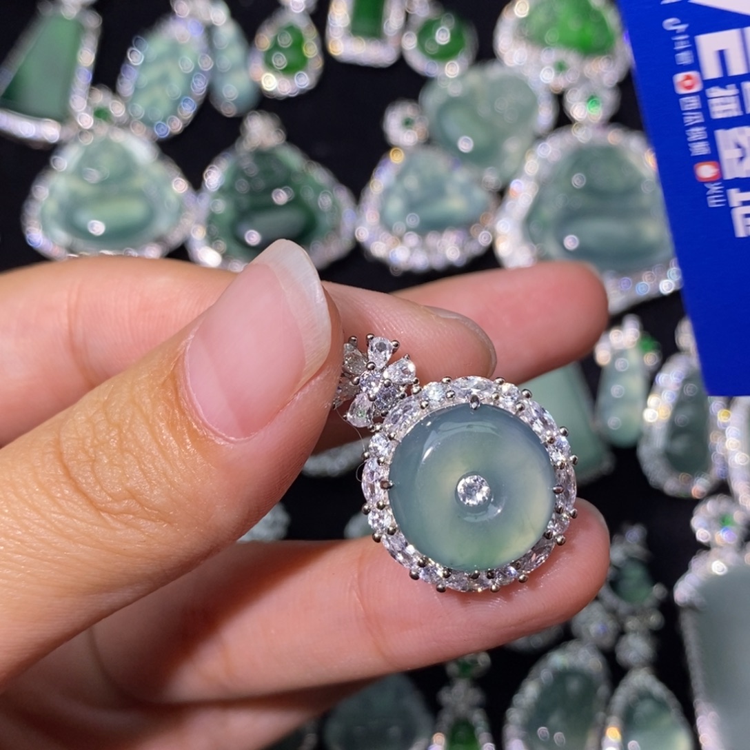 翡翠未镶嵌颈饰天然