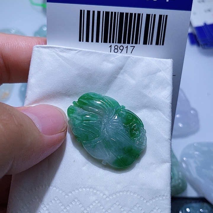 颈饰未镶嵌翡翠天光墟翡翠市场现金代购