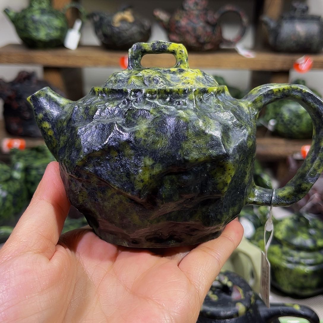 石材藏玉药王石随形壶260CC