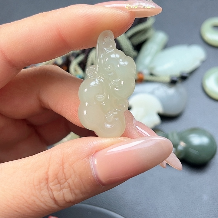 【闪购商品】颈饰未镶嵌和田玉