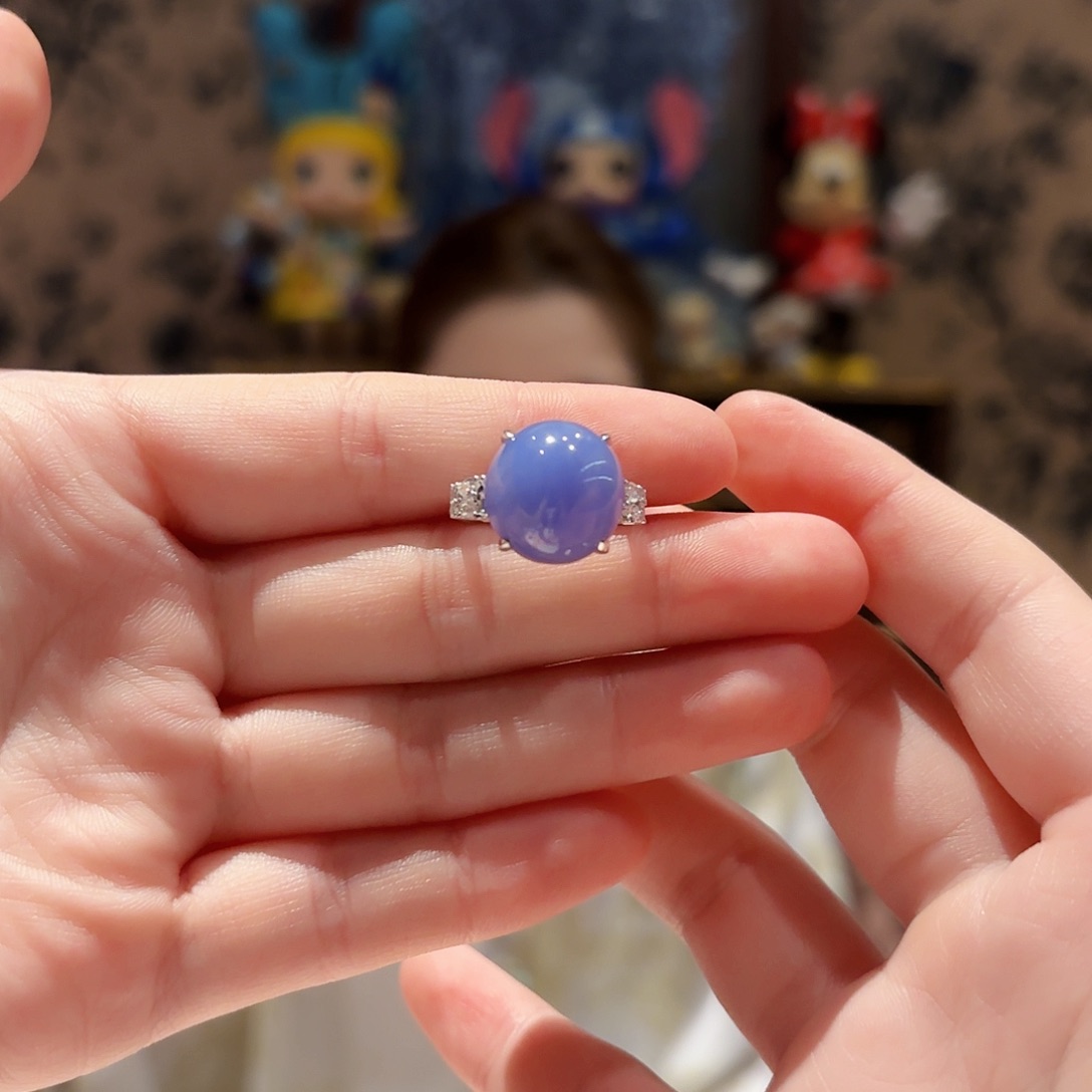 18K金镶嵌戒指翡翠