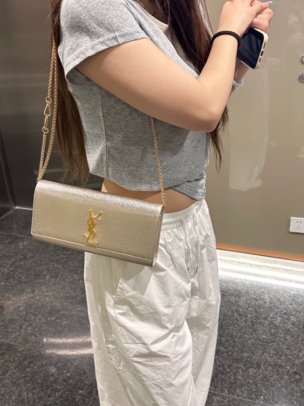 95新 YSL/圣罗兰 气质香槟银色斜挎包日常百搭款式