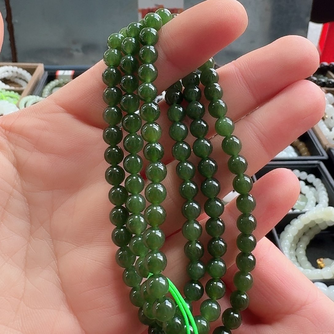 和田玉颈饰未镶嵌