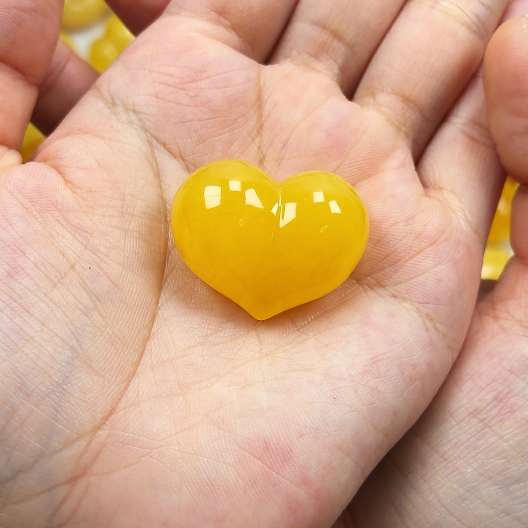 蜜蜡颈饰未镶嵌焦皮妖花爱心