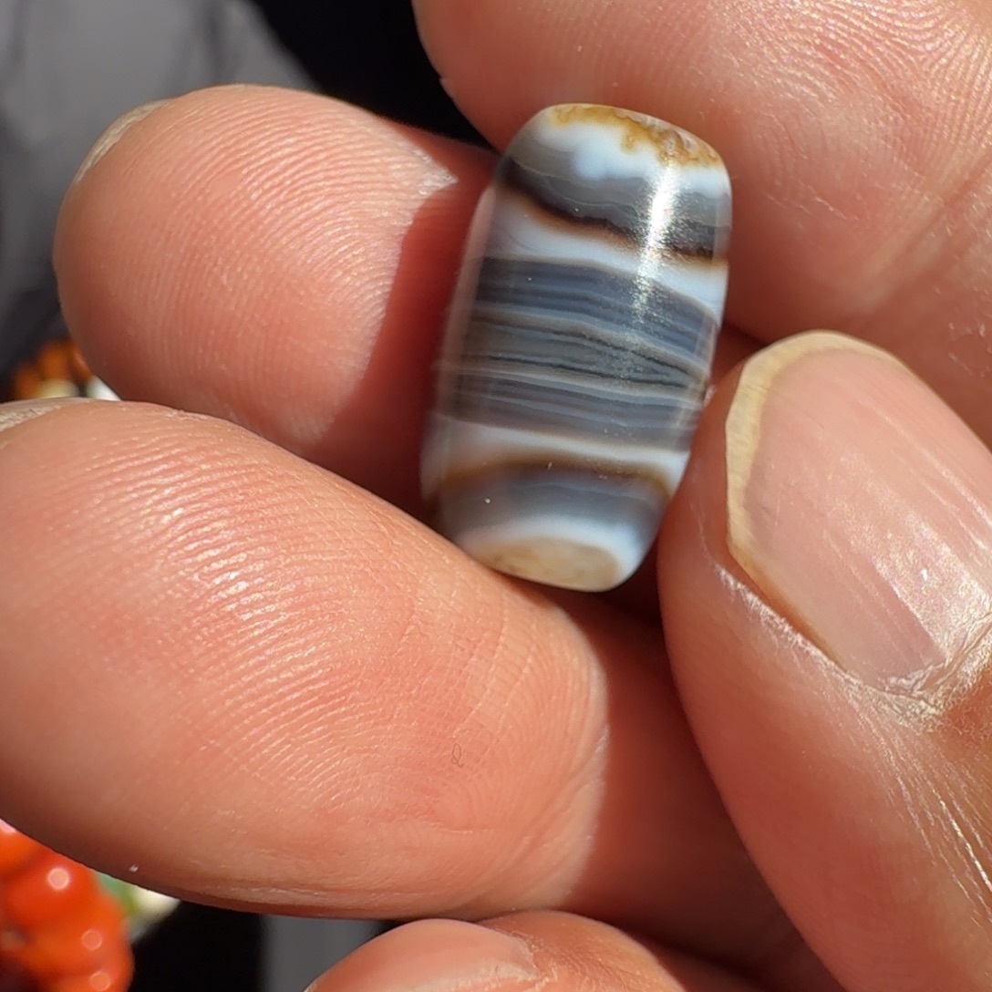 佐***右玛瑙/玉髓未镶嵌颈饰