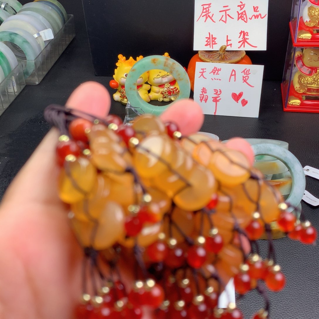 玛瑙/玉髓手串未镶嵌多性样化发一件