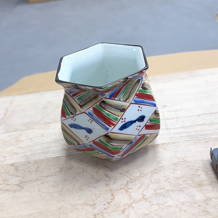 精品瓷器。           
