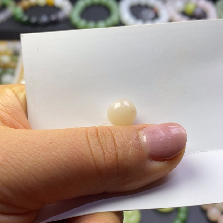 和田玉未镶嵌珠宝半成品藕粉卡10（瑕疵）