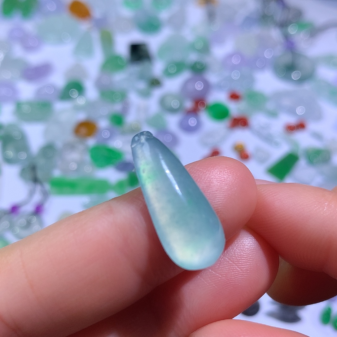 翡翠颈饰未镶嵌瓜