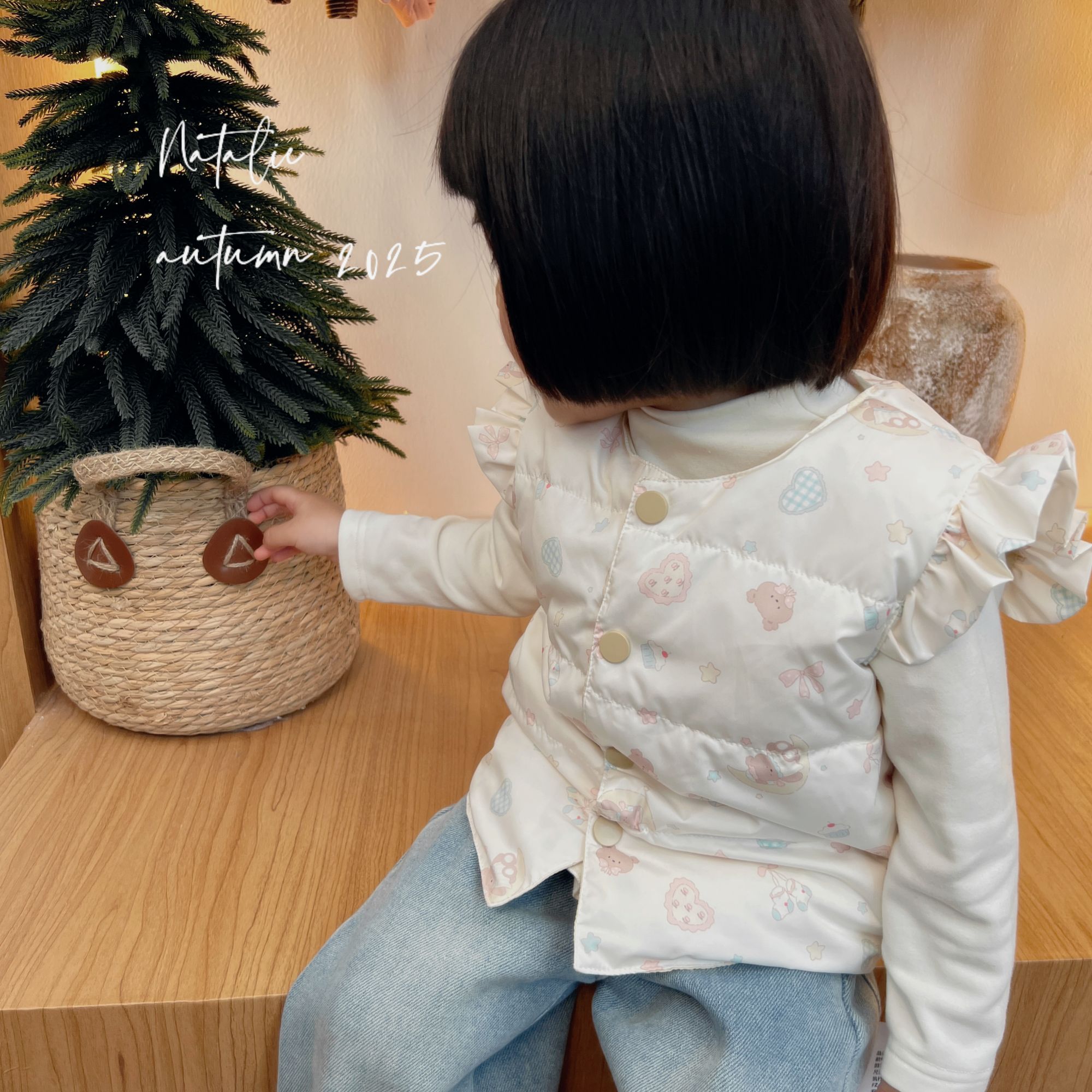 女宝白鸭绒羽绒马甲特价不退换