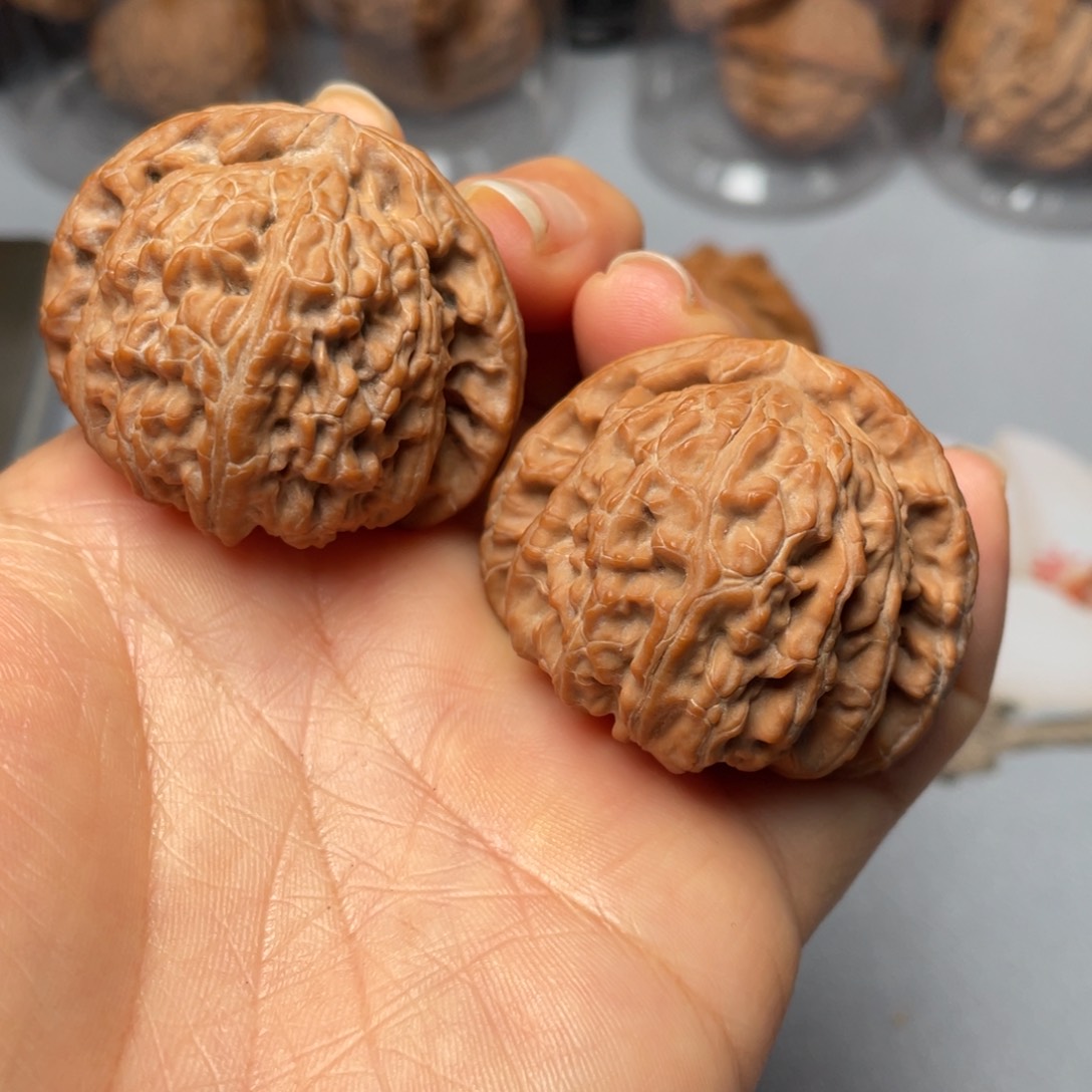 【闪购商品】文玩核桃吊坠原装白狮子………