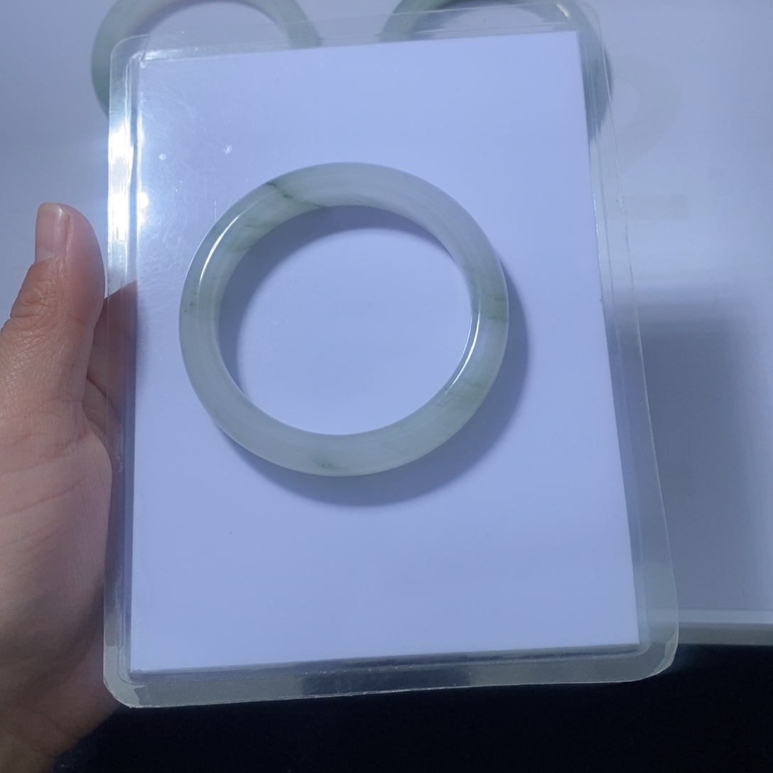 清***我石英质玉（天山翠）未镶嵌手镯