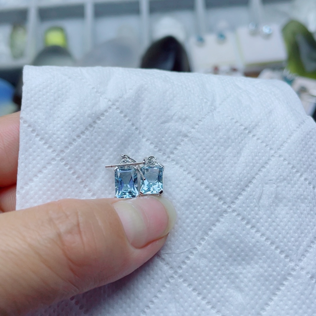 昨***天花岗石铁合金镶嵌吊坠