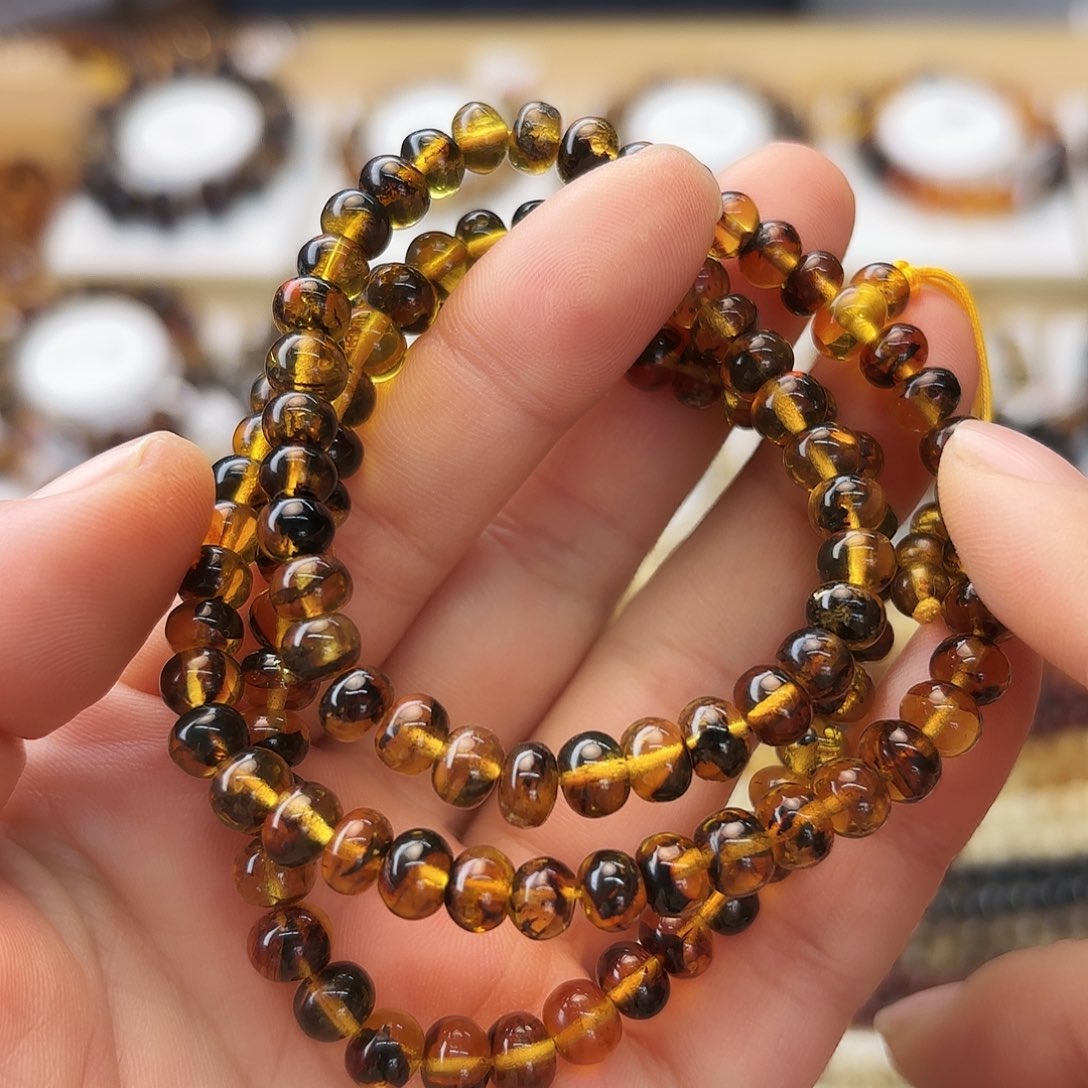 琥珀未镶嵌裸石六