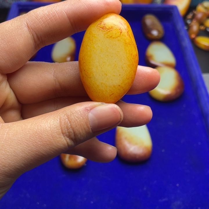 用***8和田玉未镶嵌颈饰