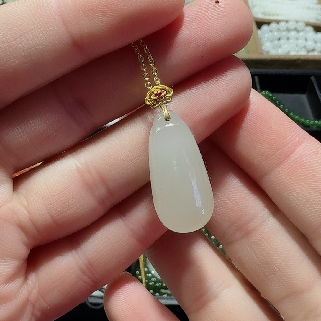 和田玉颈饰未镶嵌