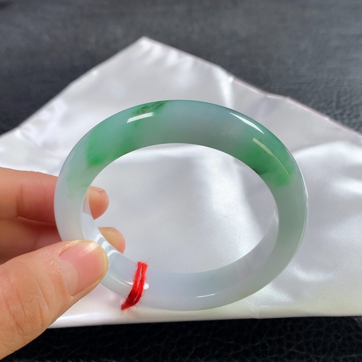 翡翠未镶嵌手镯52圈