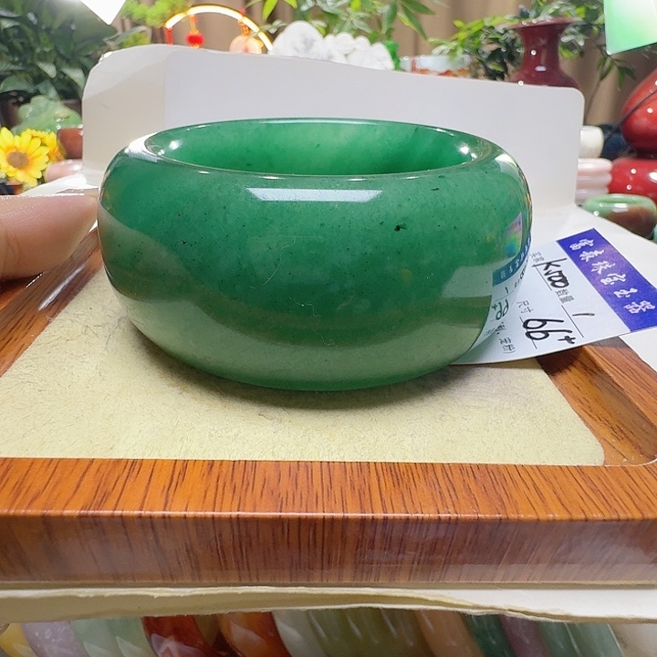 快***福石英质玉未镶嵌手镯