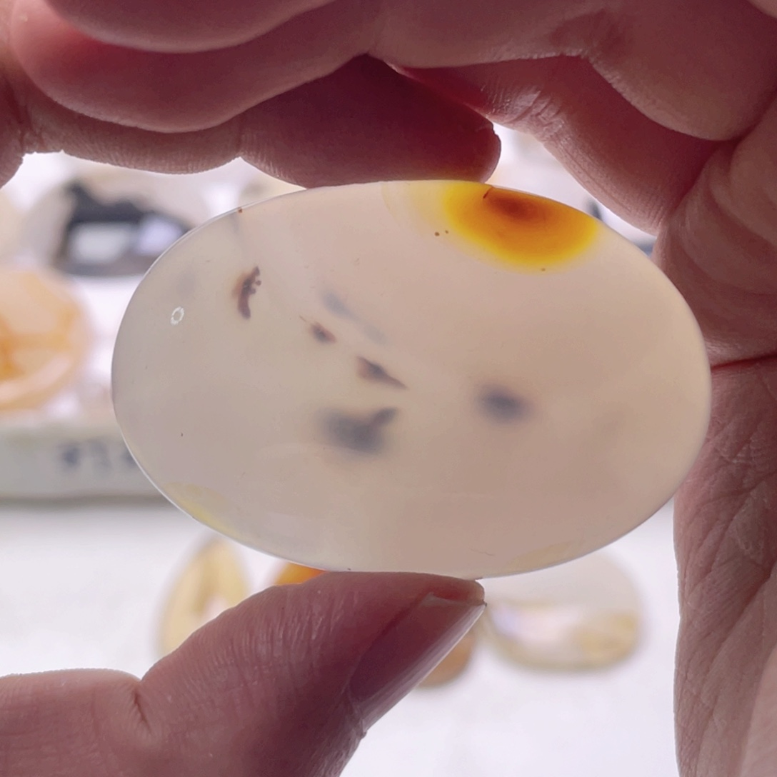 玛瑙/玉髓未镶嵌珠宝奇石