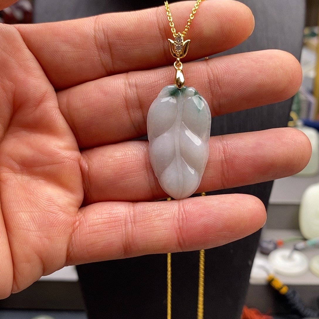 烟***年和田玉未镶嵌颈饰