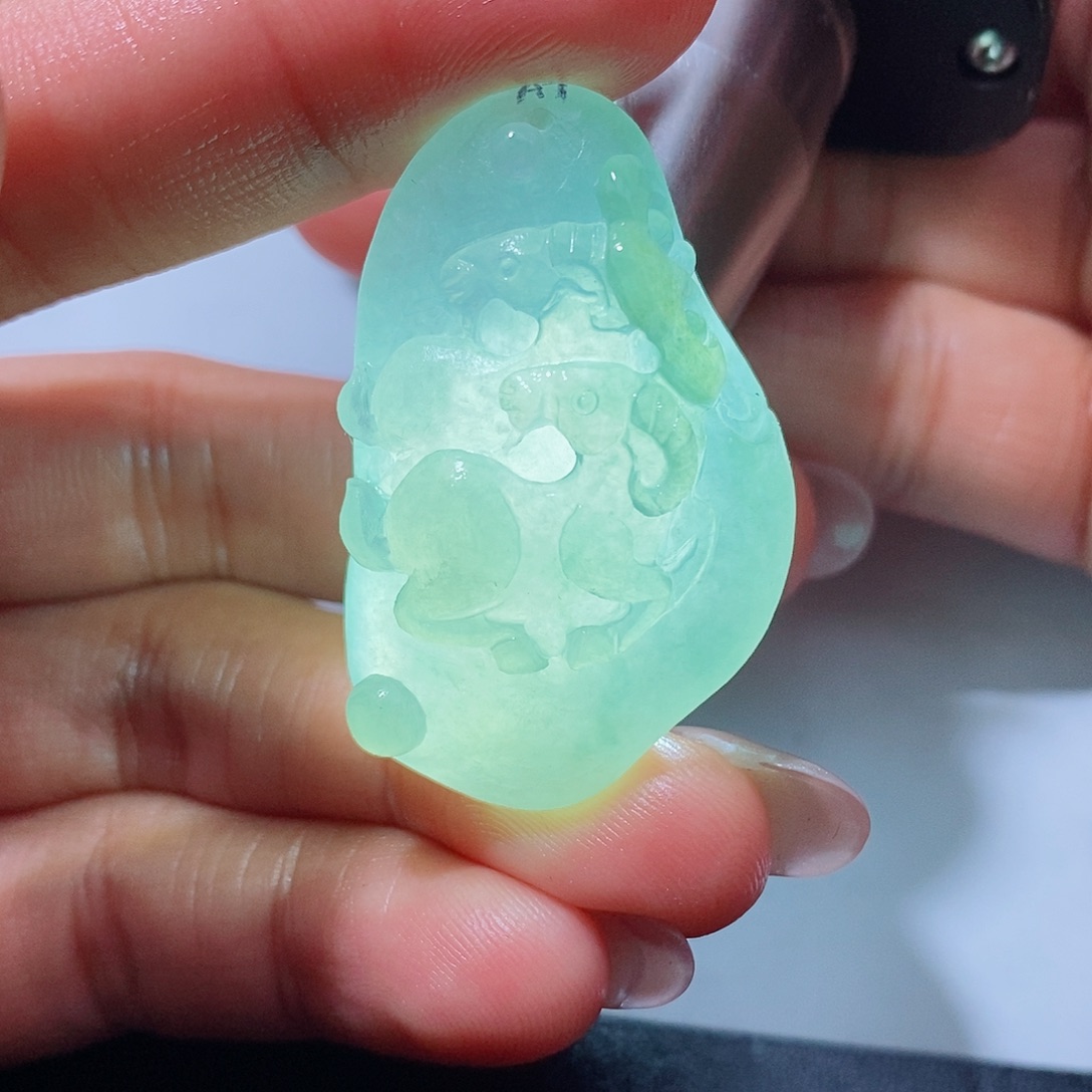 定制翡翠未镶嵌翡翠