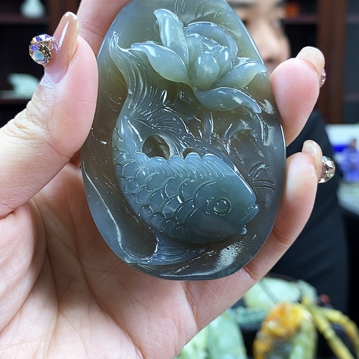 蛇纹石玉吊坠未镶嵌