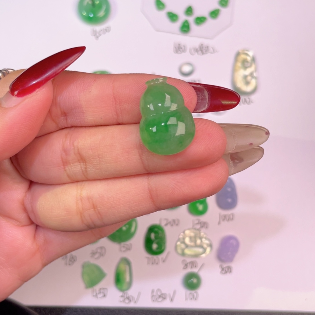 翡翠未镶嵌颈饰裸石